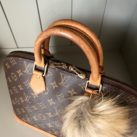 AUTHENTIC Louis Vuitton Alma - Picture 3 of 10